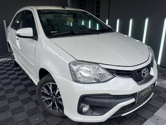 TOYOTA ETIOS 1.5 PLATINUM SEDAN 16V FLEX 4P AUTOMÁTICO
